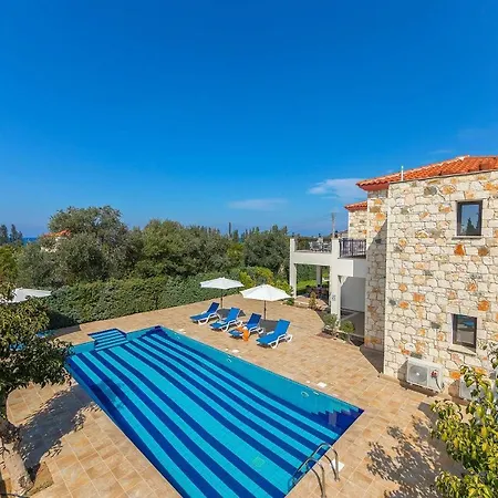 Villa Deborah's *